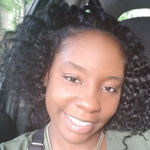 Meet your Posher, Candace